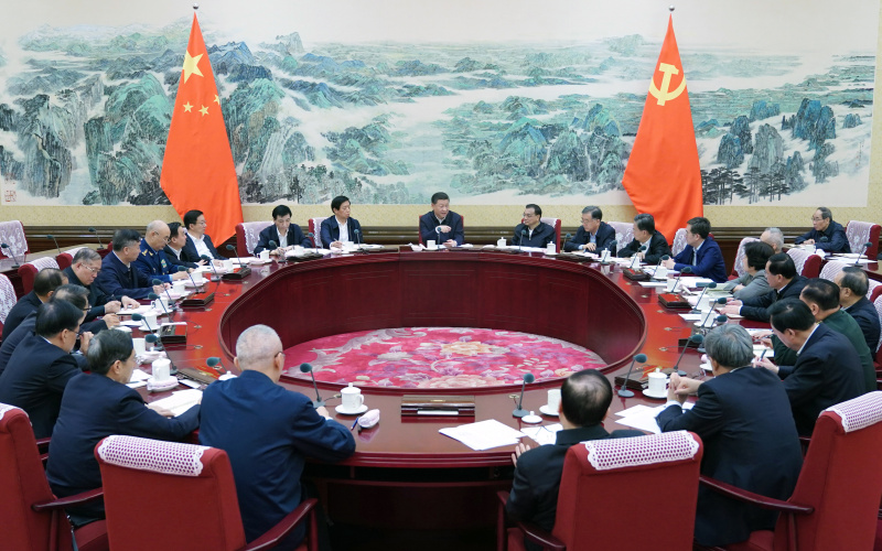 　　12月25日至26日，中共中央政治局召開民主生活會，中共中央總書記習近平主持會議并發(fā)表重要講話。新華社記者 謝環(huán)馳 攝